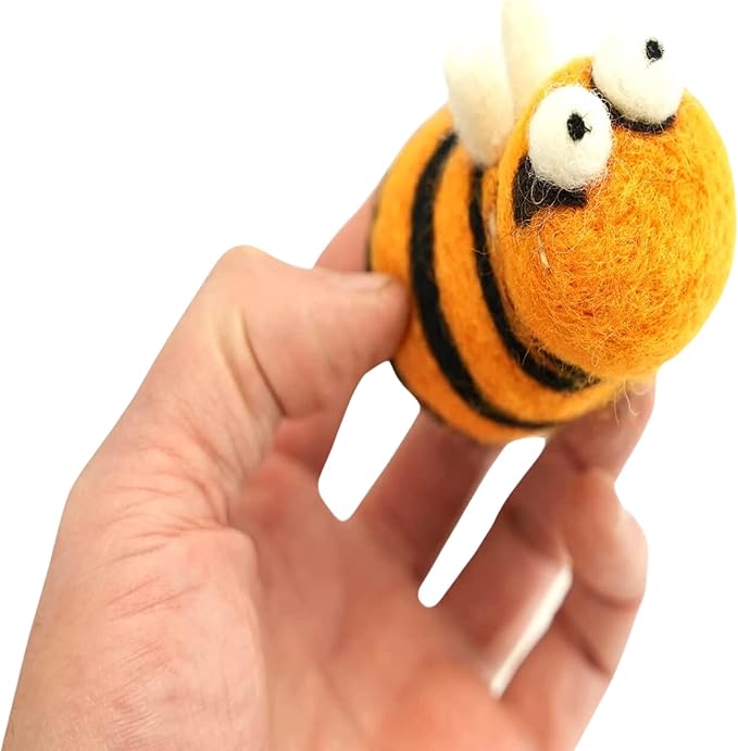 Woolbuddy Needle Felting Kit for Beginners Adults, Bee and Ladybug Animal Craft Set, Includes Materials, Tools, and Instructions for DIY Hobbyists