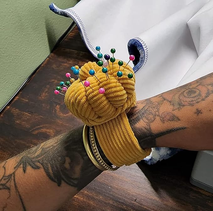 Wrist Pin Cushion Pincushions Needlework DIY Handcraft Needles Holder for Sewing and Quilting Pop Snap Ring with 1 Elastic Strap Finger Ring Pincushions Pumpkin Shaped