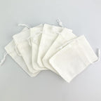 Palmhomee Pack of 25 Burlap Gift Bags with Drawstring Linen Jewelry Pouches Wedding Hessian Jute Bags for Birthday Jewelry and Treat Pouches Party Wedding Favors Gift Art and DIY Craft (2.8x3.6 Inch, White)