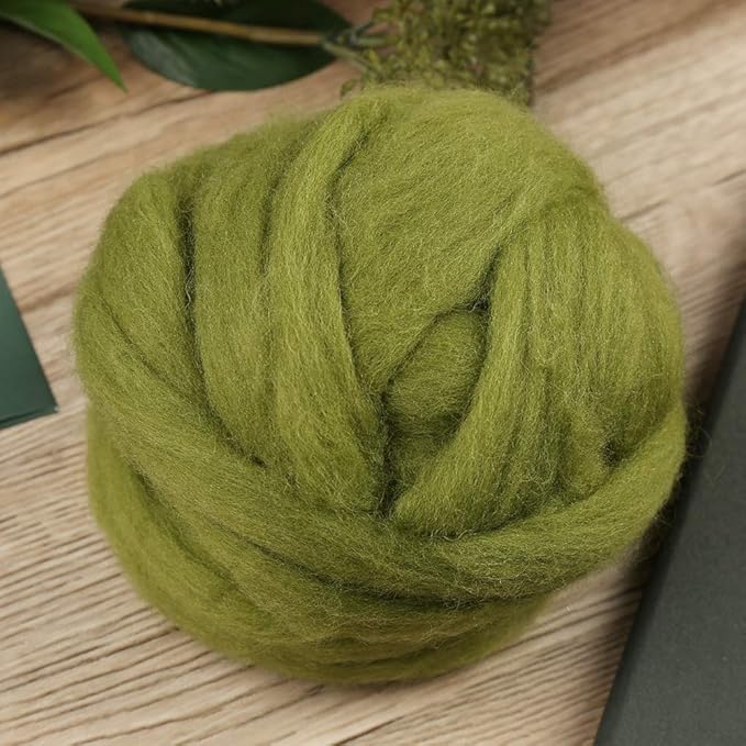 3.53oz Wool Roving Yarn, Wool Felting Supplies, Pure Wools, Chunky Yarn, Spinning Wool Roving for Needle Felting Wet Felting DIY Hand Spinning (Grass Green)