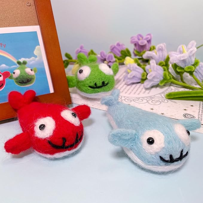 Needle Felting Kit, 3 Pcs Sharks Wool Needle Felting Kit for Beginners & Adult, Animal Doll Making Set with Video Instruction, Craft Party Supplies, Tools & Foam Pad, DIY Home Decor, Birthday Present