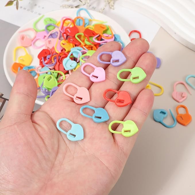 uxcell 200pcs Stitch Markers for Crocheting, Heart Shaped Crochet Marker Needle Clip Counter for Knitting Clothing Tag DIY Craft,Green
