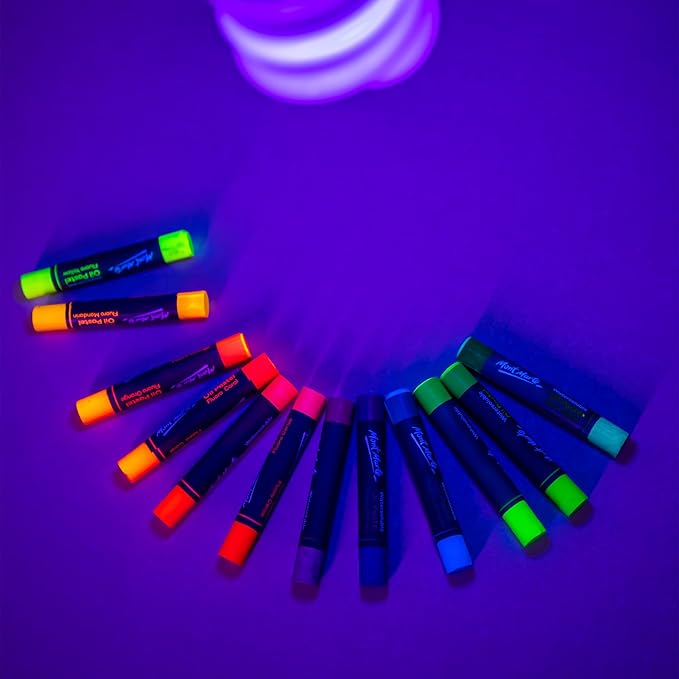 Mont Marte Fluoro Oil Pastels Signature 12pc, 12 Assorted Colors, Vibrant Oil Pastel Set, Great Blending and Layering, Ideal for Art, Craft, Coloring and Sketching