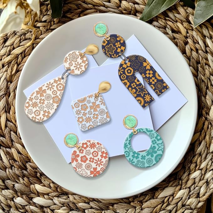CHGCRAFT Polymer Clay Texture Sheets Cartoon Flowers Texture Stamp Sheets Silicone Texture Stamp Polymer Clay Texture Mat for Making Earrings Jewerly, Polymer Clay Earrings Tools