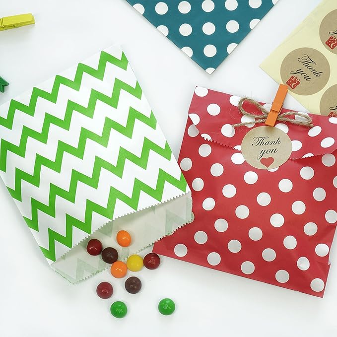 KEYYOOMY 200 Pcs Bright Gold Candy Buffet Bags - Small Polka Dot Paper Treat Bags for Wedding & Birthday Party (5 x 7 inch)