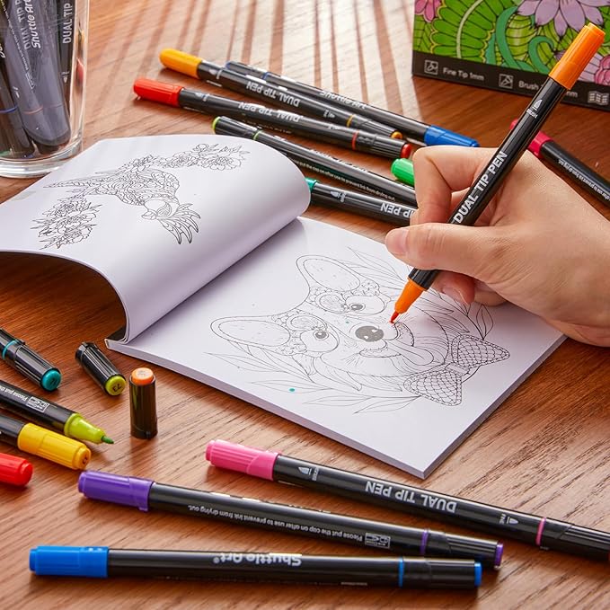 Shuttle Art Dual Tip Brush Pens, 96 Colours Fine and Brush Tip Markers Set with Pen Holder & 1 Colouring Book, Felt Tip Colouring Pens for Adults and Children Colouring Calligraphy Journal Doodling